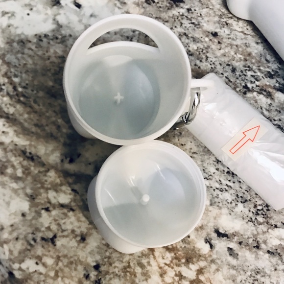 10 Individual Dog Poop Bags With Dispenser and Clip - Picture 5 of 5